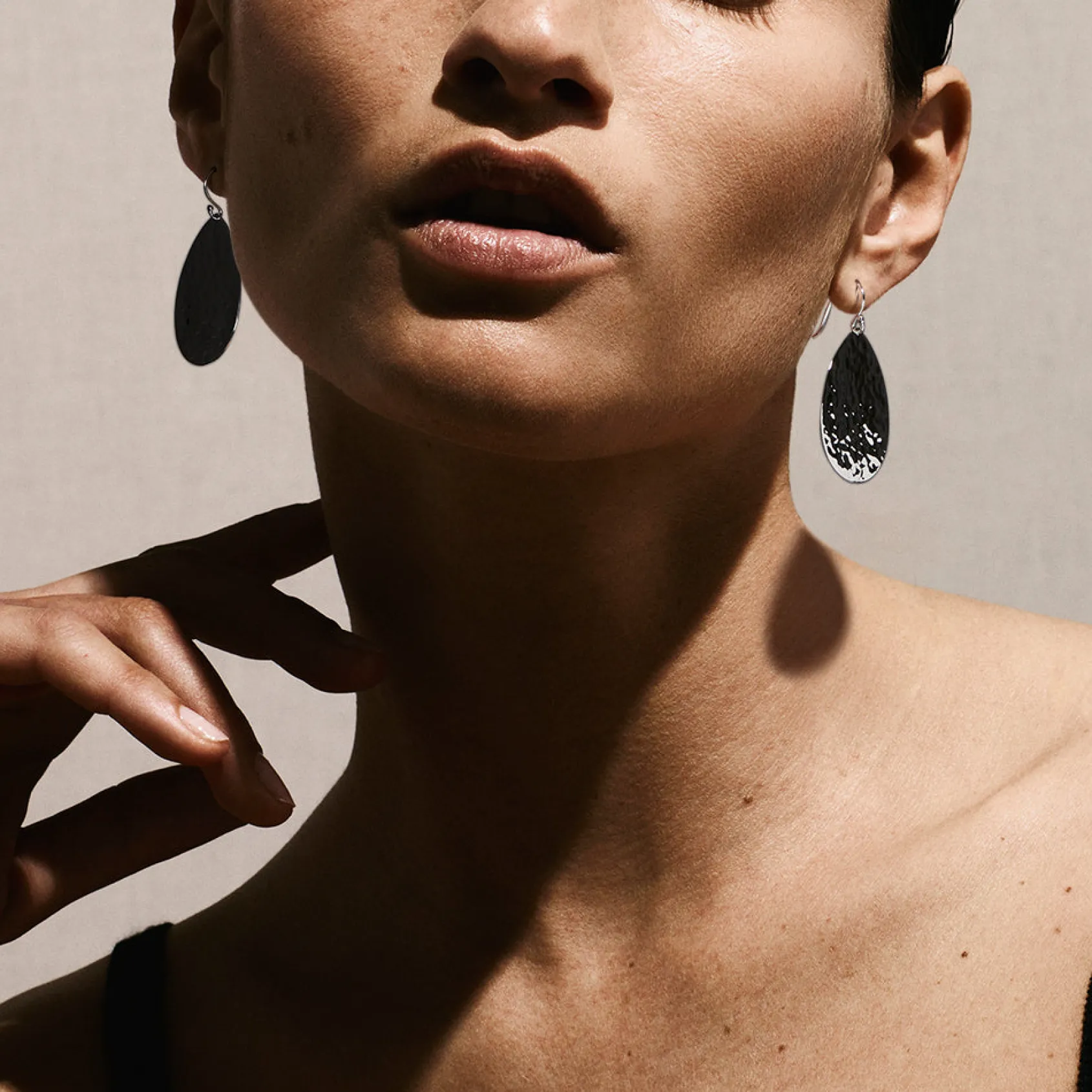 Crinkle Medium Teardrop Earrings