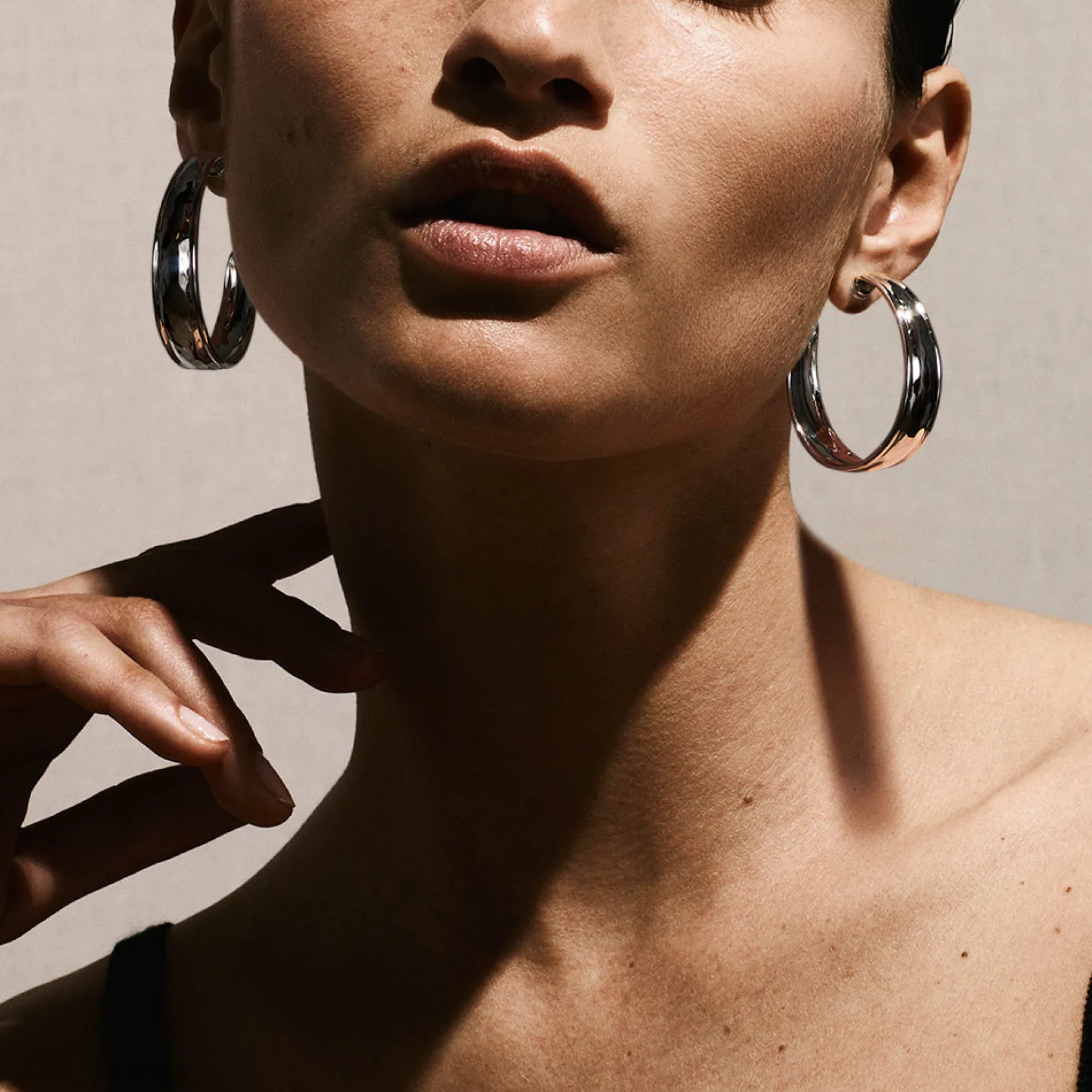 Medium Goddess Hoop Earrings